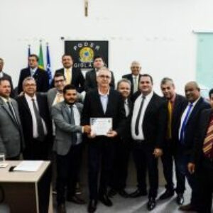 HOMENAGEM: Engenheiro Civil Vital Medeiros recebe votos de aplausos na Câmara Municipal de Gravatá